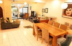Coronation Village (D10), Terrace #447746521